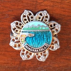 Vintage Niagra Falls Souvenir Brooch pin
